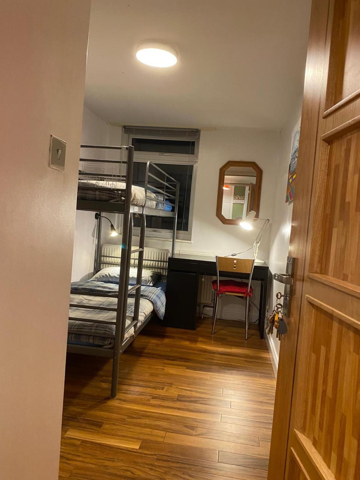 The Kingston Hideaway Hostel Kingston upon Thames  Εξωτερικό φωτογραφία