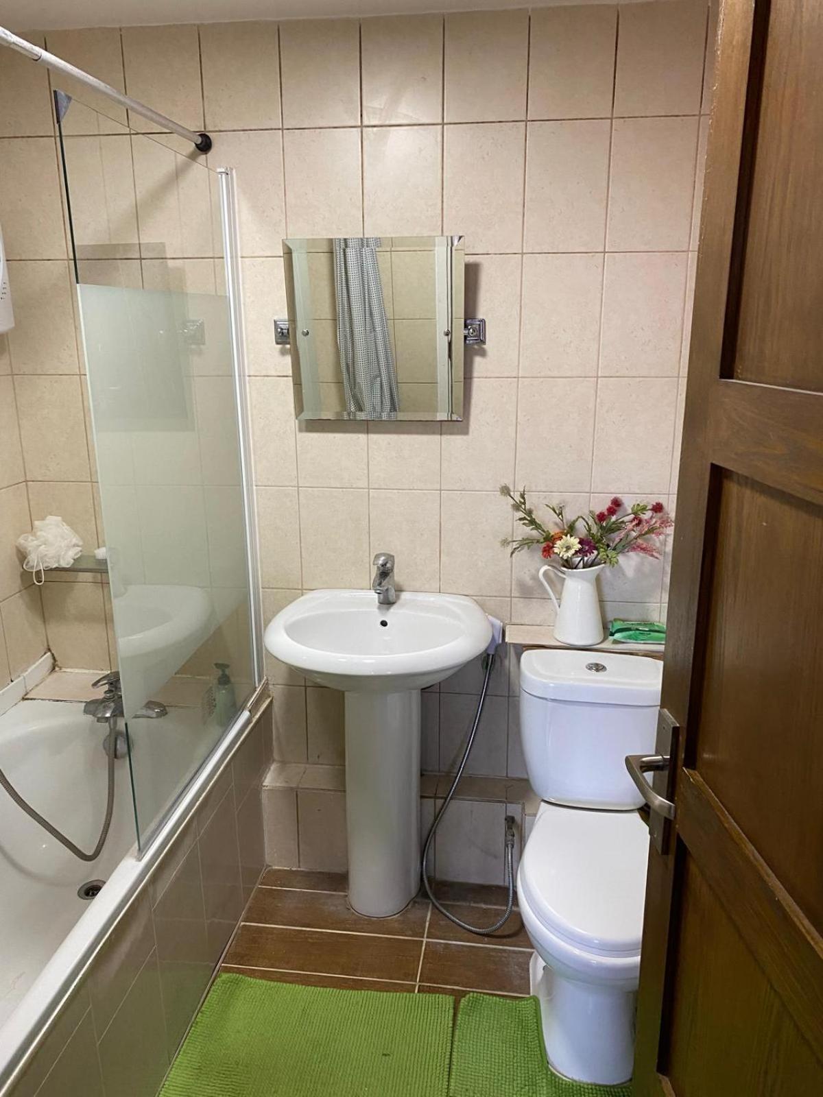 The Kingston Hideaway Hostel Kingston upon Thames  Εξωτερικό φωτογραφία